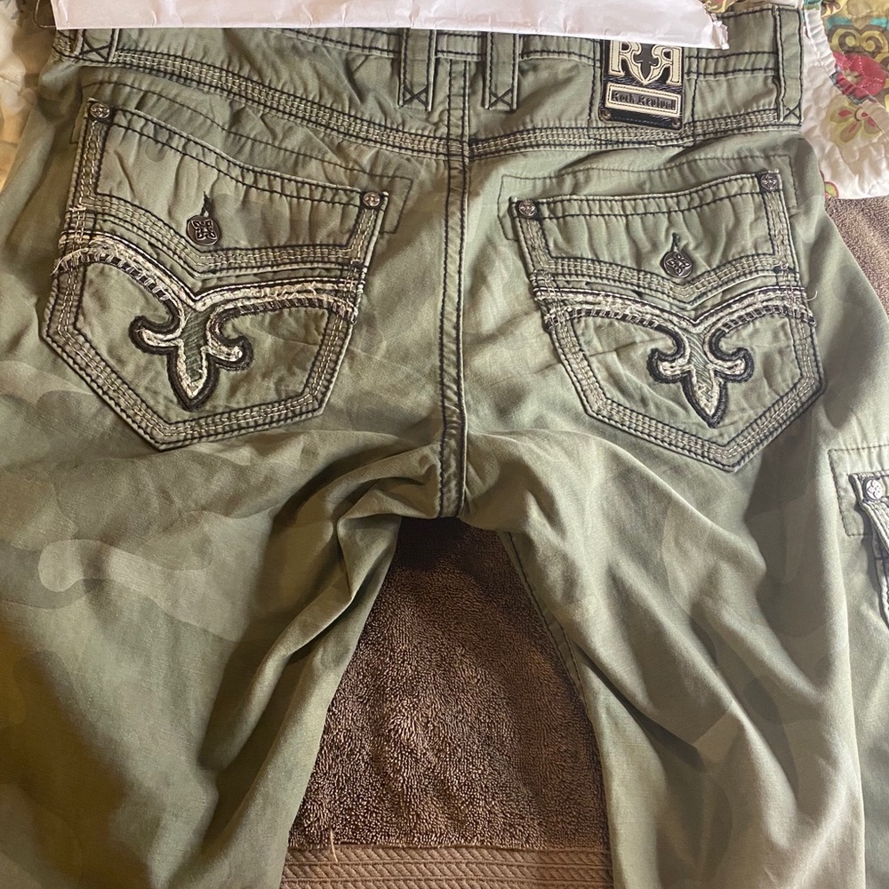 Men Rock Rival Cargo Shorts - Picture 10 of 16